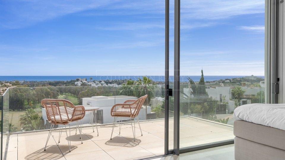 Benahavis, Five-Bedroom Contemporary Villa with Sea and Mountain Views in La Alquería, Benahavís