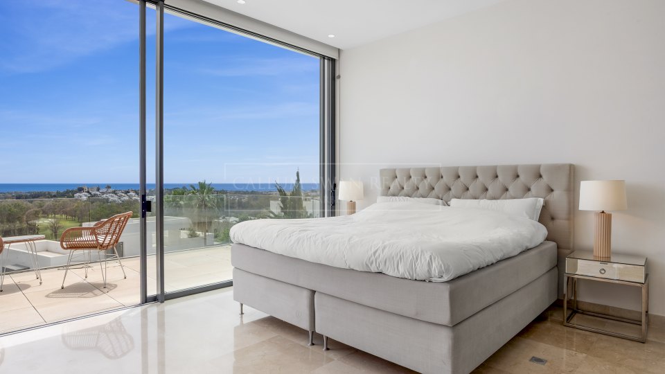 Benahavis, Five-Bedroom Contemporary Villa with Sea and Mountain Views in La Alquería, Benahavís