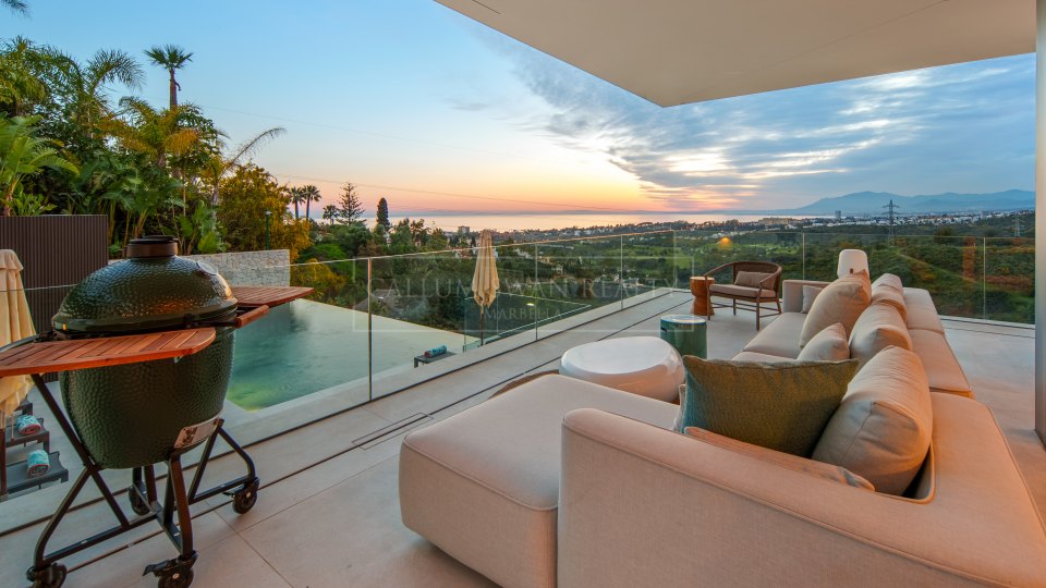 Marbella East, Modern Four-Bedroom Villa with Sea Views for Sale in El Rosario, Marbella