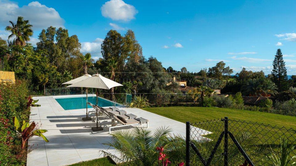 Marbella Golden Mile, Villa contemporaine de cinq chambres avec vue sur la mer à Marbella Hill Club, Golden Mile