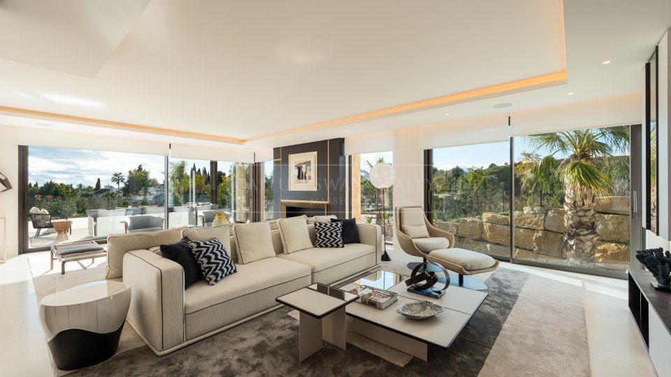 Marbella Golden Mile, Villa contemporaine de cinq chambres avec vue sur la mer à Marbella Hill Club, Golden Mile