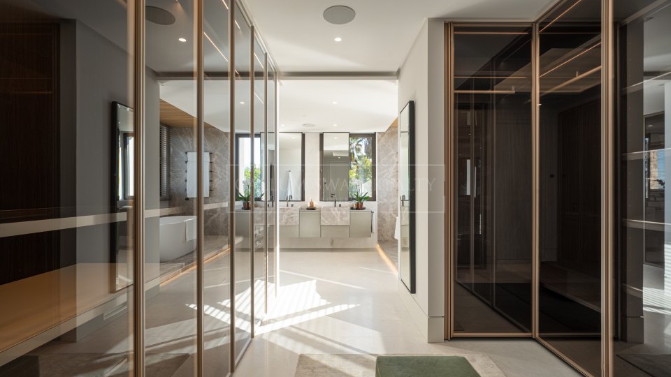 Marbella Golden Mile, Villa contemporaine de cinq chambres avec vue sur la mer à Marbella Hill Club, Golden Mile