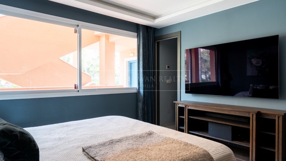 Nueva Andalucia, Appartement de trois chambres avec vue sur le golf et la mer à Magna Marbella, Nueva Andalucía