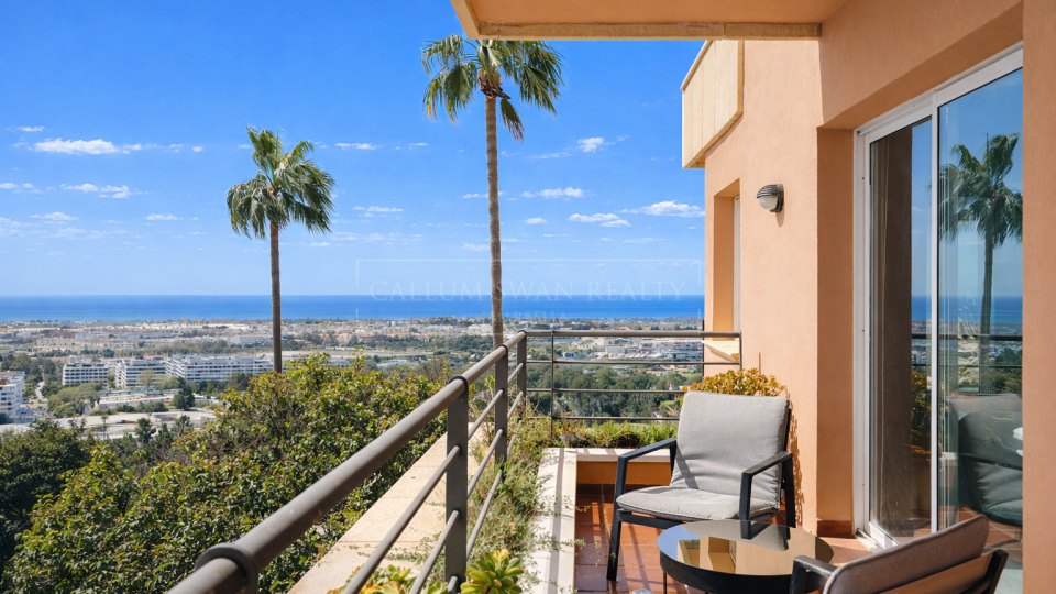 Nueva Andalucia, Appartement de trois chambres avec vue sur le golf et la mer à Magna Marbella, Nueva Andalucía