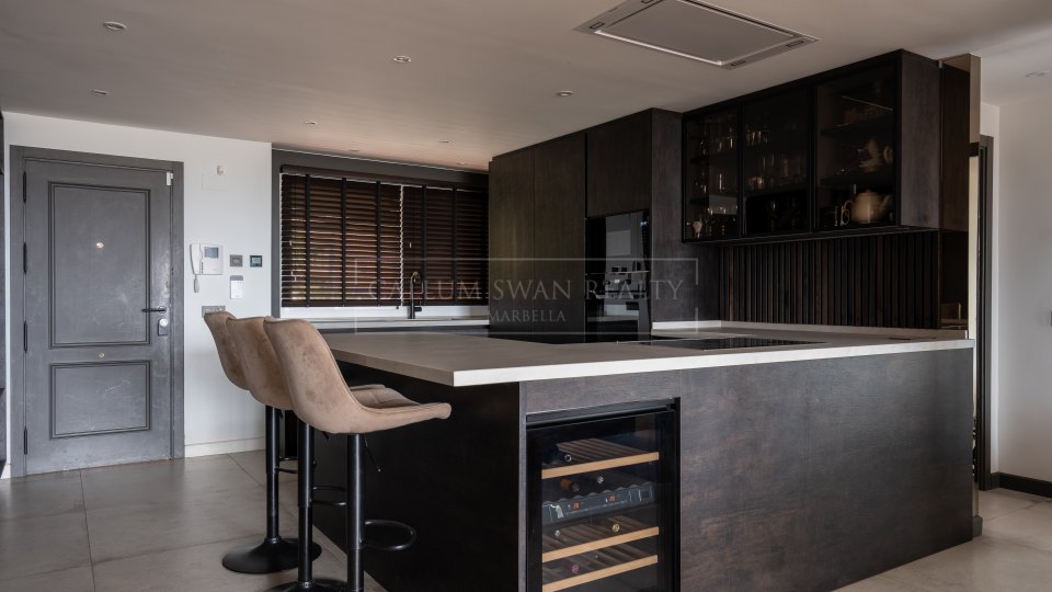 Nueva Andalucia, Appartement de trois chambres avec vue sur le golf et la mer à Magna Marbella, Nueva Andalucía