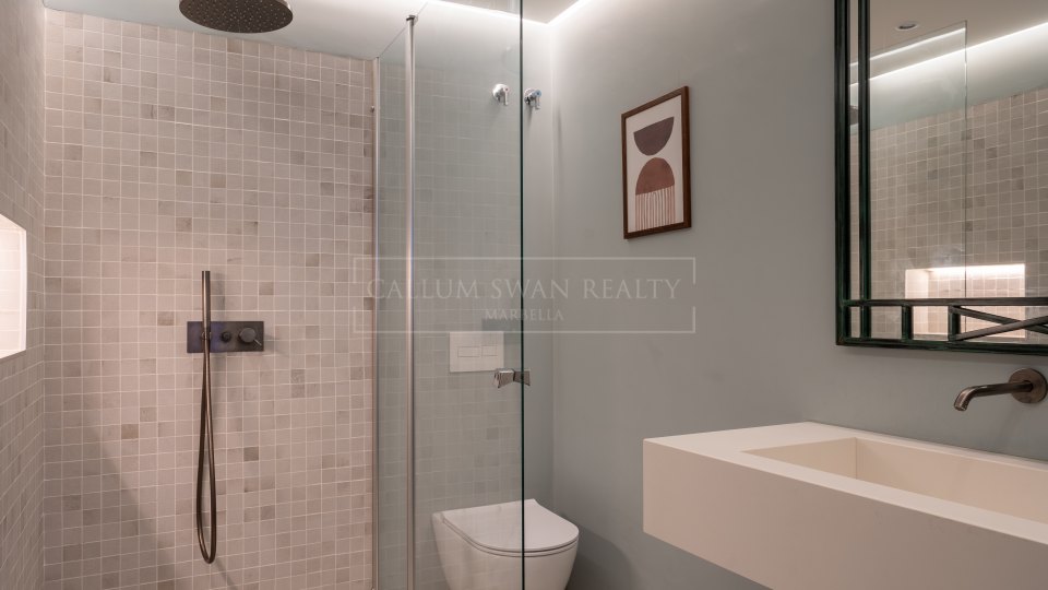 Nueva Andalucia, Appartement de trois chambres avec vue sur le golf et la mer à Magna Marbella, Nueva Andalucía