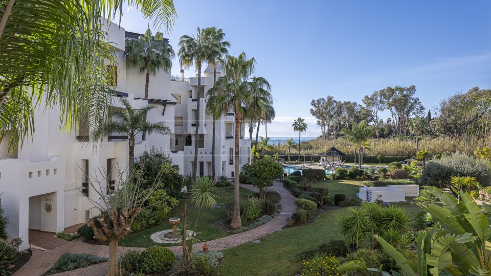Estepona, Appartement en bord de mer avec trois chambres et vue sur la mer à Bahia del Velerín, Estepona