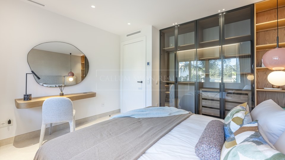 Estepona, Appartement en bord de mer avec trois chambres et vue sur la mer à Bahia del Velerín, Estepona