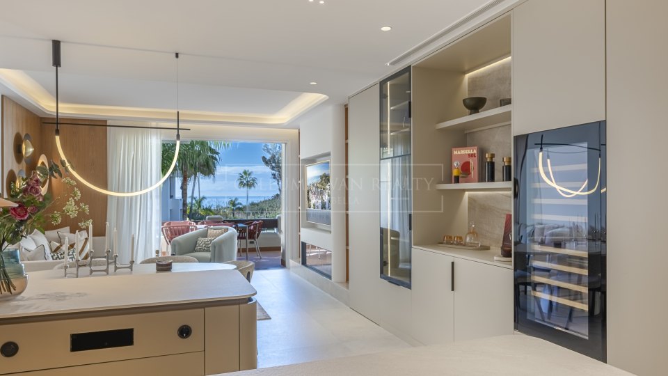 Estepona, Appartement en bord de mer avec trois chambres et vue sur la mer à Bahia del Velerín, Estepona