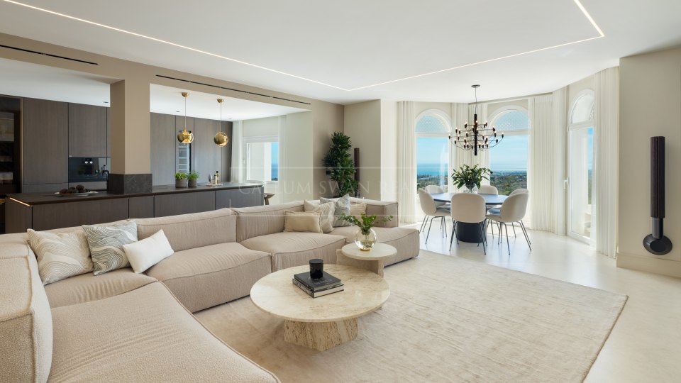 Marbella Golden Mile, Ático Dúplex con vistas al mar en venta sobre la Milla de Oro de Marbella