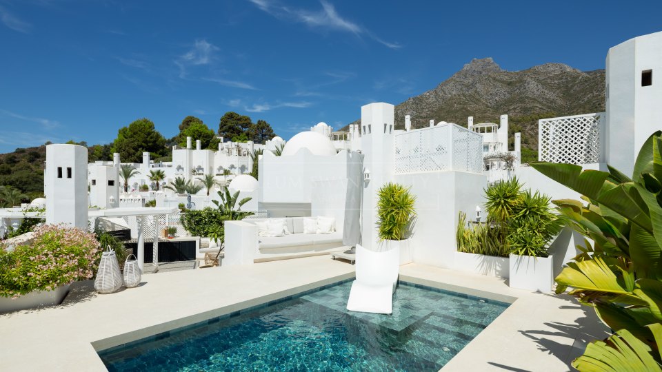 Marbella Golden Mile, Ático Dúplex con vistas al mar en venta sobre la Milla de Oro de Marbella