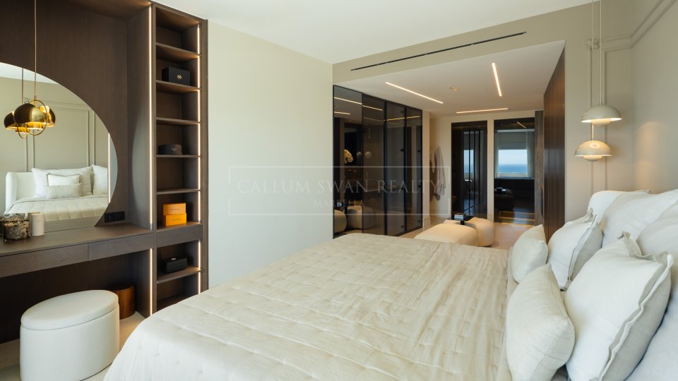 Marbella Golden Mile, Ático Dúplex con vistas al mar en venta sobre la Milla de Oro de Marbella