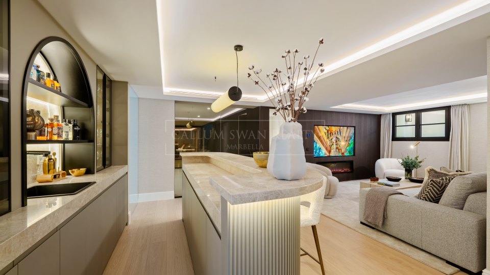 Benahavis, Mediterranean-Style Villa with Sea Views for Sale in La Quinta, Benahavís