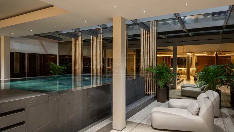 Benahavis, Luxury Frontline-Golf Villa for Sale in La Quinta, Benahavís