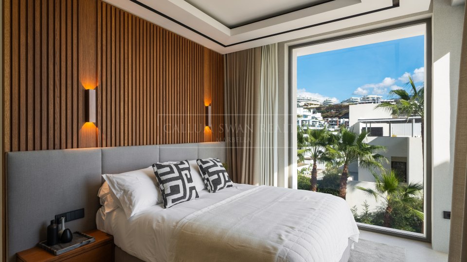 Benahavis, Luxury Frontline-Golf Villa for Sale in La Quinta, Benahavís