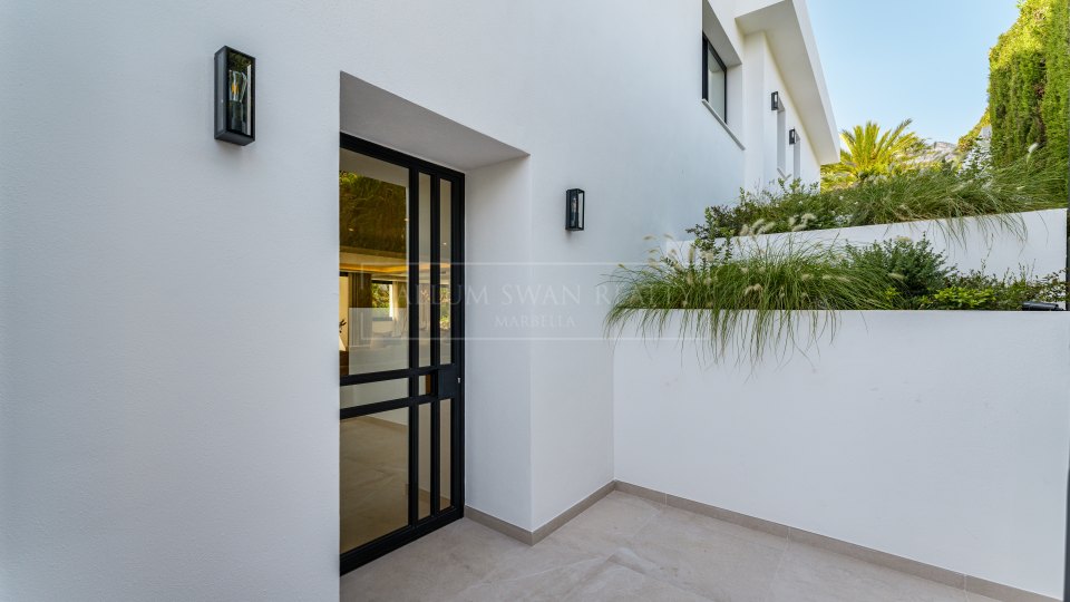 Marbella Golden Mile, Villa de luxe rénovée à vendre à Rocío de Nagüeles, Mille d'Or