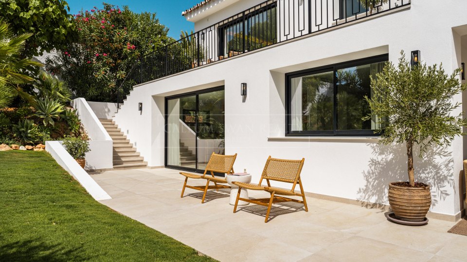 Marbella Golden Mile, Villa de luxe rénovée à vendre à Rocío de Nagüeles, Mille d'Or