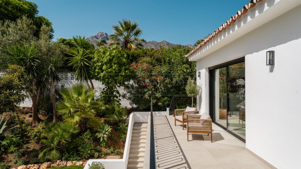 Marbella Golden Mile, Villa de luxe rénovée à vendre à Rocío de Nagüeles, Mille d'Or