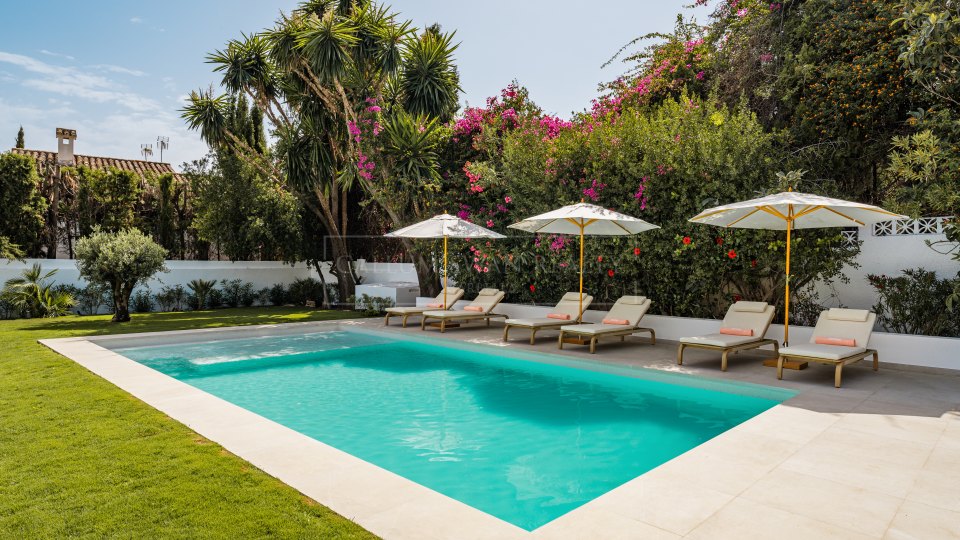 Marbella Golden Mile, Villa de luxe rénovée à vendre à Rocío de Nagüeles, Mille d'Or