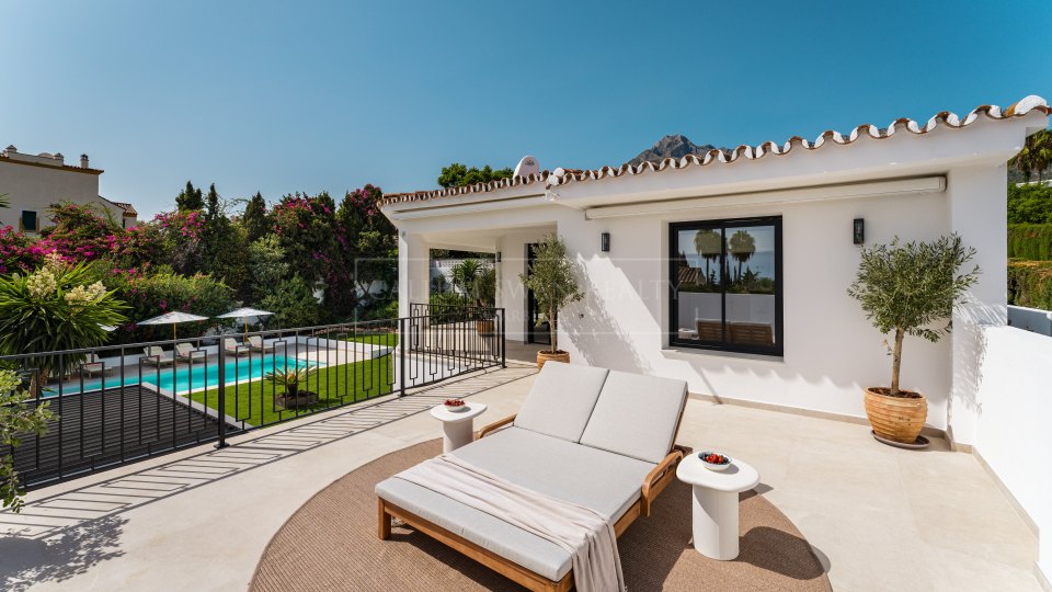 Marbella Golden Mile, Villa de luxe rénovée à vendre à Rocío de Nagüeles, Mille d'Or