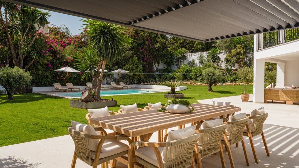Marbella Golden Mile, Villa de luxe rénovée à vendre à Rocío de Nagüeles, Mille d'Or