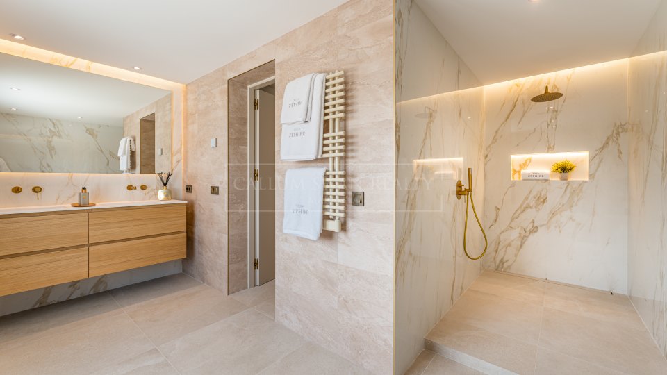 Marbella Golden Mile, Villa de luxe rénovée à vendre à Rocío de Nagüeles, Mille d'Or