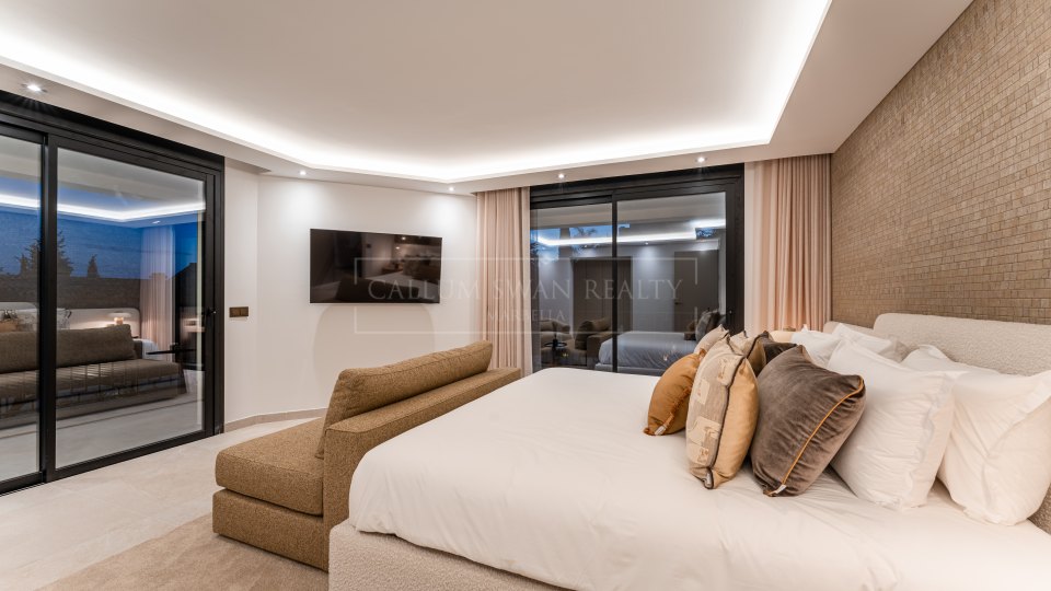 Marbella Golden Mile, Villa de luxe rénovée à vendre à Rocío de Nagüeles, Mille d'Or