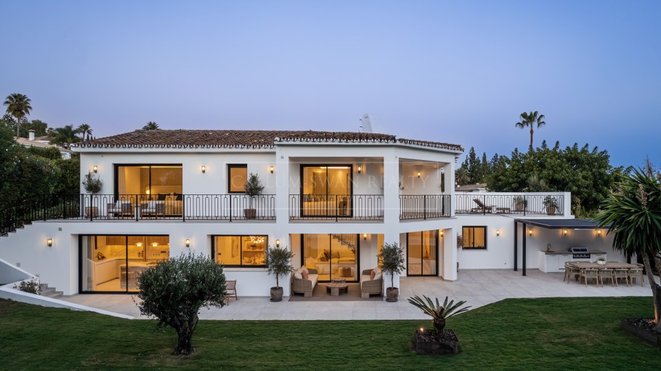 Marbella Golden Mile, Villa de luxe rénovée à vendre à Rocío de Nagüeles, Mille d'Or