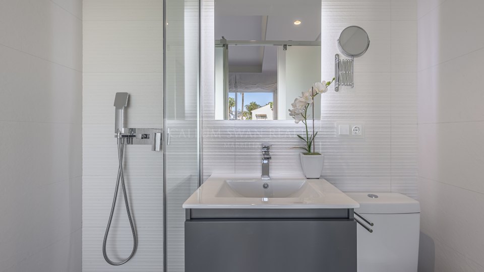 Estepona, Appartement en bord de mer à vendre à Costalita, Estepona