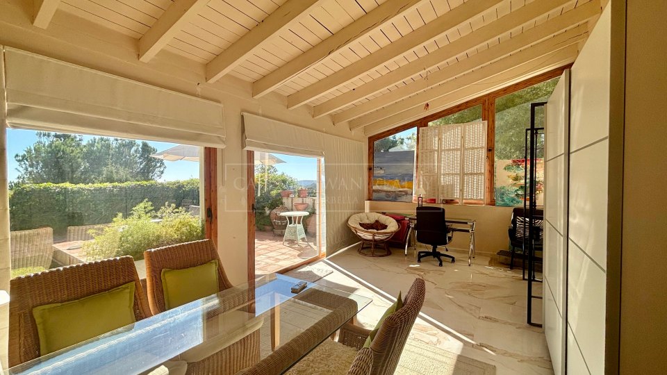 Benahavis, Charming andalusian style villa for sale in El Madroñal