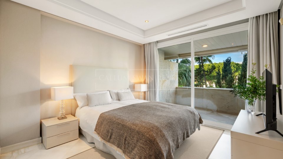 Marbella Golden Mile, Appartement de luxe de deux chambres en bord de mer sur le Golden Mile de Marbella