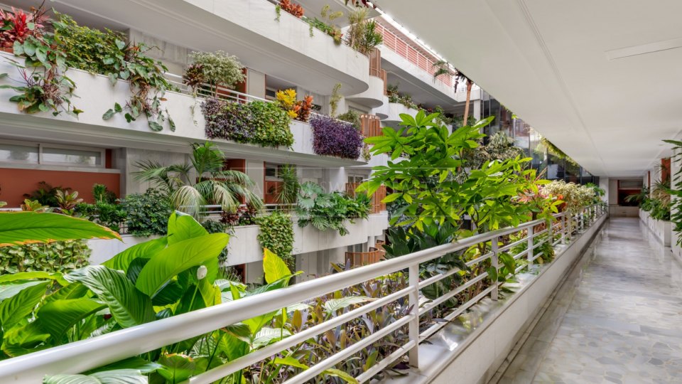 Marbella Golden Mile, Appartement de luxe de deux chambres en bord de mer sur le Golden Mile de Marbella