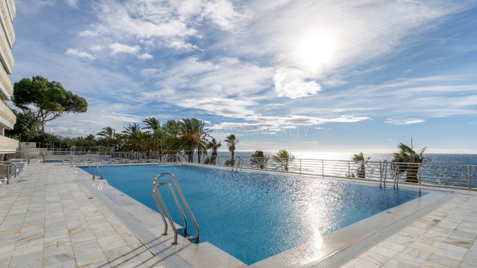 Marbella Golden Mile, Appartement de luxe de deux chambres en bord de mer sur le Golden Mile de Marbella