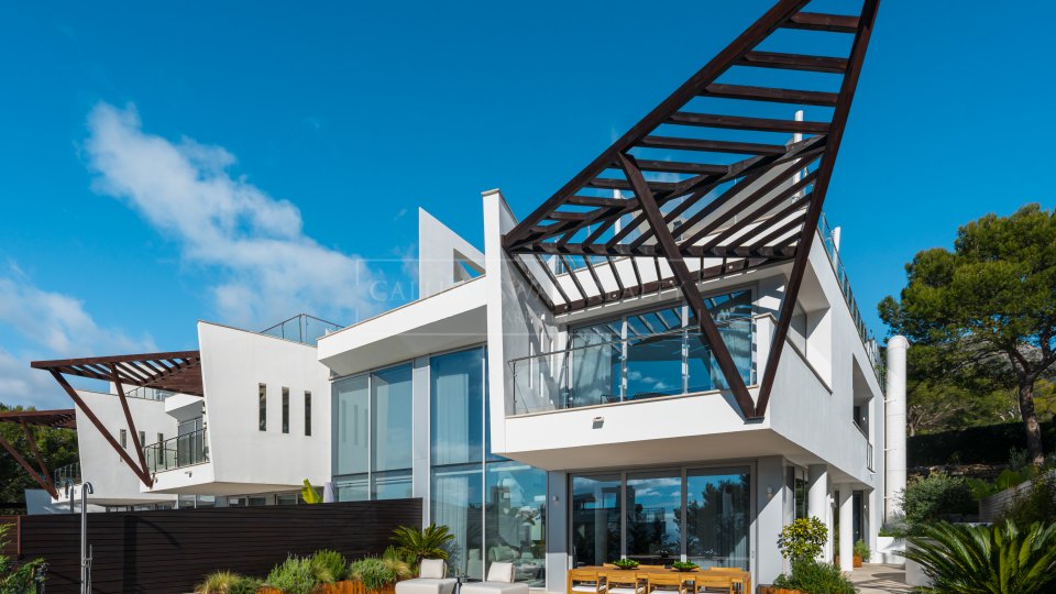 Marbella Golden Mile, Villa mitoyenne moderne sur la Mille d’Or de Marbella avec piscine et solarium sur le toit