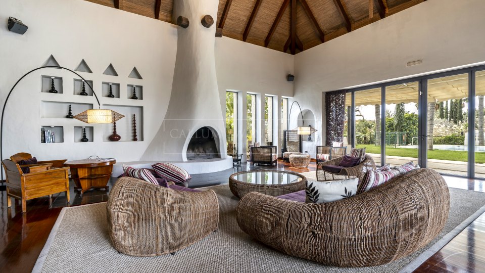 Estepona, Villa Golfside neuve à vendre à El Campanario, Est d'Estepona avec vue sur le golf