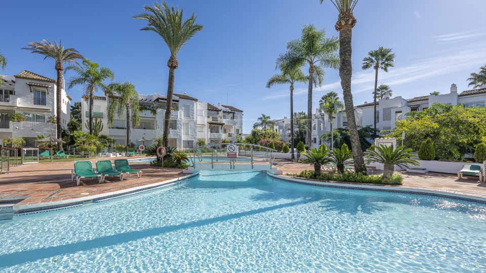 Estepona, Appartement en bord de mer à vendre à Costalita, Estepona