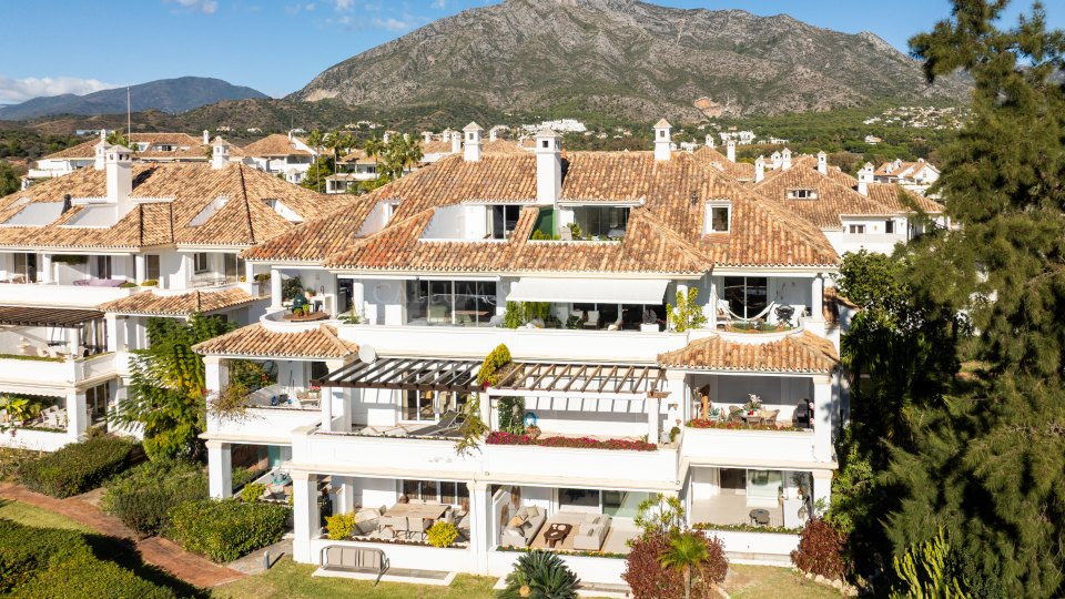 Marbella Golden Mile, Appartement rénové de quatre chambres à Monte Paraiso, Marbella Golden Mile