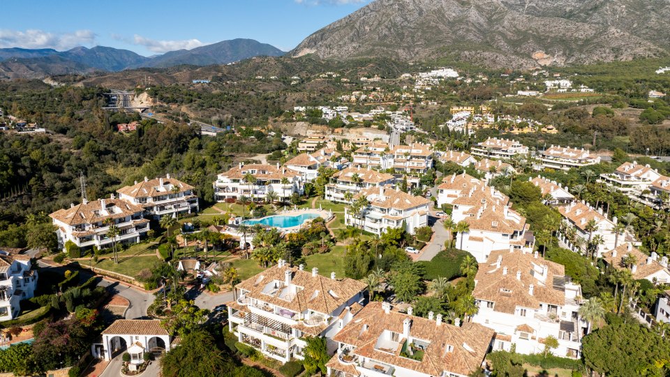 Marbella Golden Mile, Appartement rénové de quatre chambres à Monte Paraiso, Marbella Golden Mile