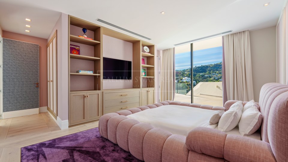 Benahavis, Villa de lujo en venta en El Madroñal, Benahavís con vistas panorámicas al mar y a la montaña