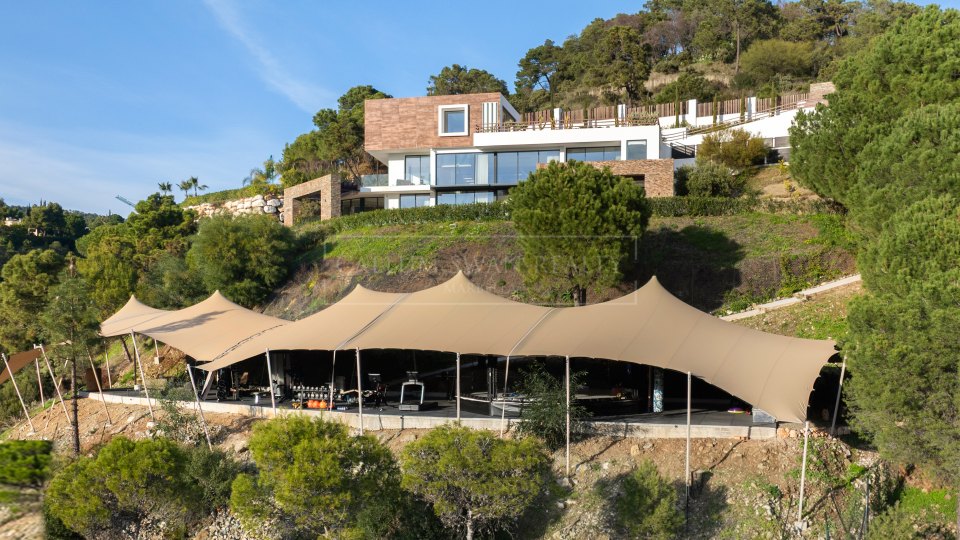 Benahavis, Villa de lujo en venta en El Madroñal, Benahavís con vistas panorámicas al mar y a la montaña