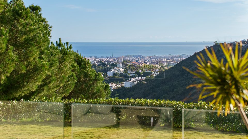 Benahavis, Villa de lujo en venta en El Madroñal, Benahavís con vistas panorámicas al mar y a la montaña