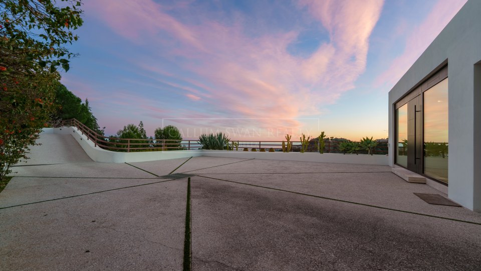 Benahavis, Villa de lujo en venta en El Madroñal, Benahavís con vistas panorámicas al mar y a la montaña