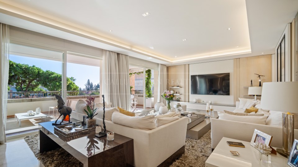 Marbella Golden Mile, Spacieux appartement quatre chambres à vendre à La Trinidad, Golden Mile