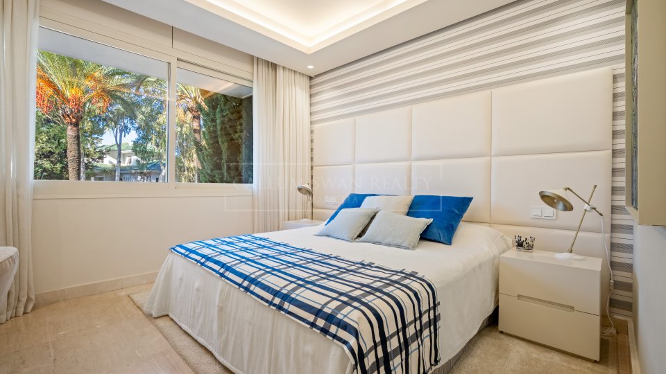 Marbella Golden Mile, Spacieux appartement quatre chambres à vendre à La Trinidad, Golden Mile