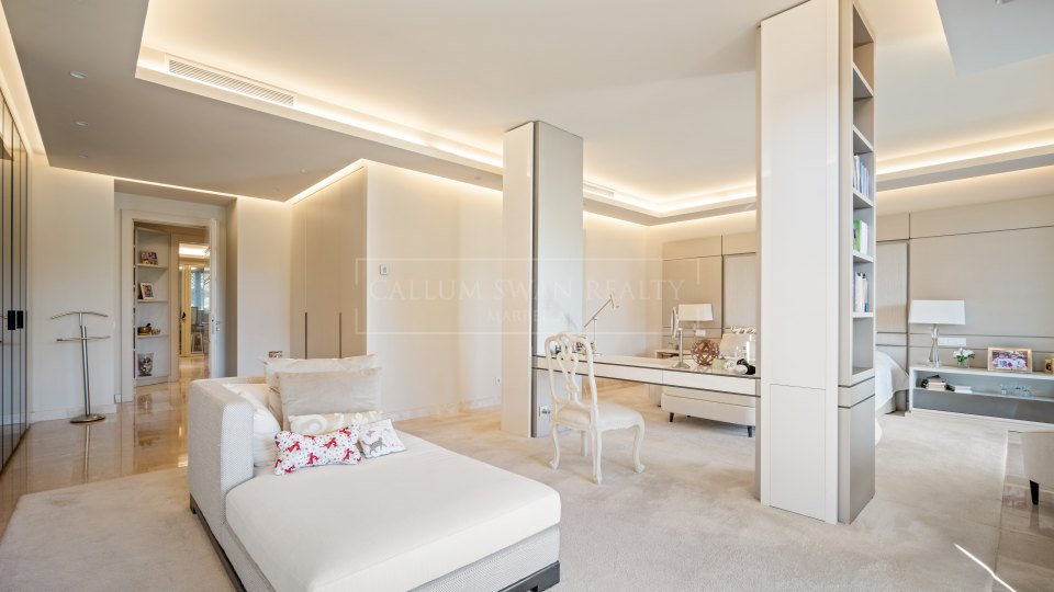 Marbella Golden Mile, Spacieux appartement quatre chambres à vendre à La Trinidad, Golden Mile