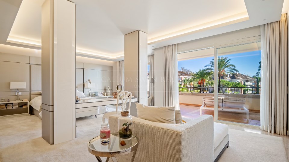 Marbella Golden Mile, Spacieux appartement quatre chambres à vendre à La Trinidad, Golden Mile