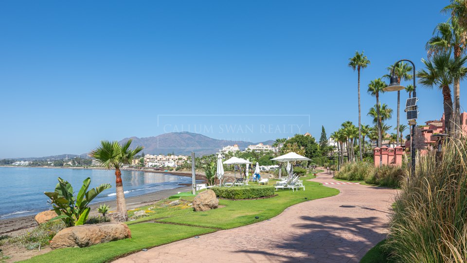 Estepona, Refurbished Luxury Beachfront Apartment for Sale in Cabo Bermejo, Estepona