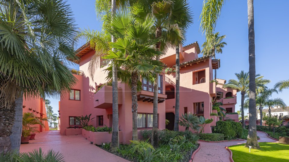 Estepona, Refurbished Luxury Beachfront Apartment for Sale in Cabo Bermejo, Estepona