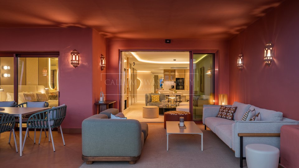 Estepona, Renovated Three Bedroom Beachfront Apartment in Cabo Bermejo Near Estepona