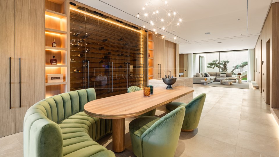 Benahavis, Contemporary Six-Bedroom Villa with Panoramic Sea and Mountain Views in El Madroñal, Benahavís